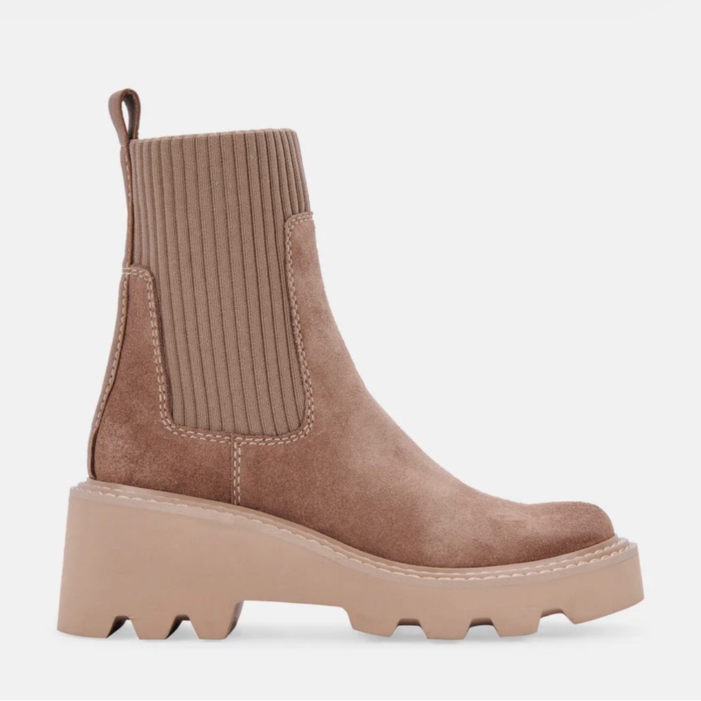 NWOT Dolce Vita Hoven H2O Boots in Mushroom Suede